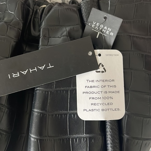 🌼VEGAN LEATHER Black Crossbody Bag🌸 - Picture 7 of 7